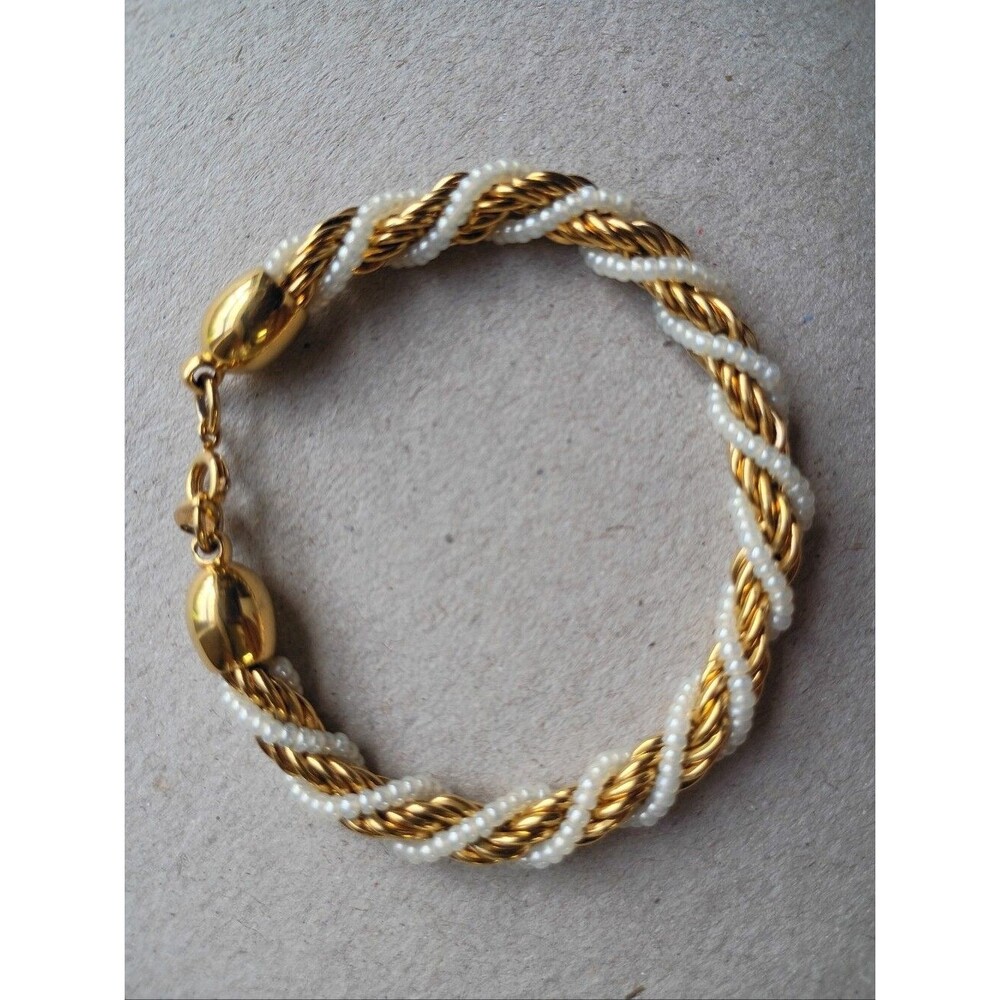 Trifari Twist Rope Bracelet White Beaded Gold Toned Metal Vintage Stamped 7"